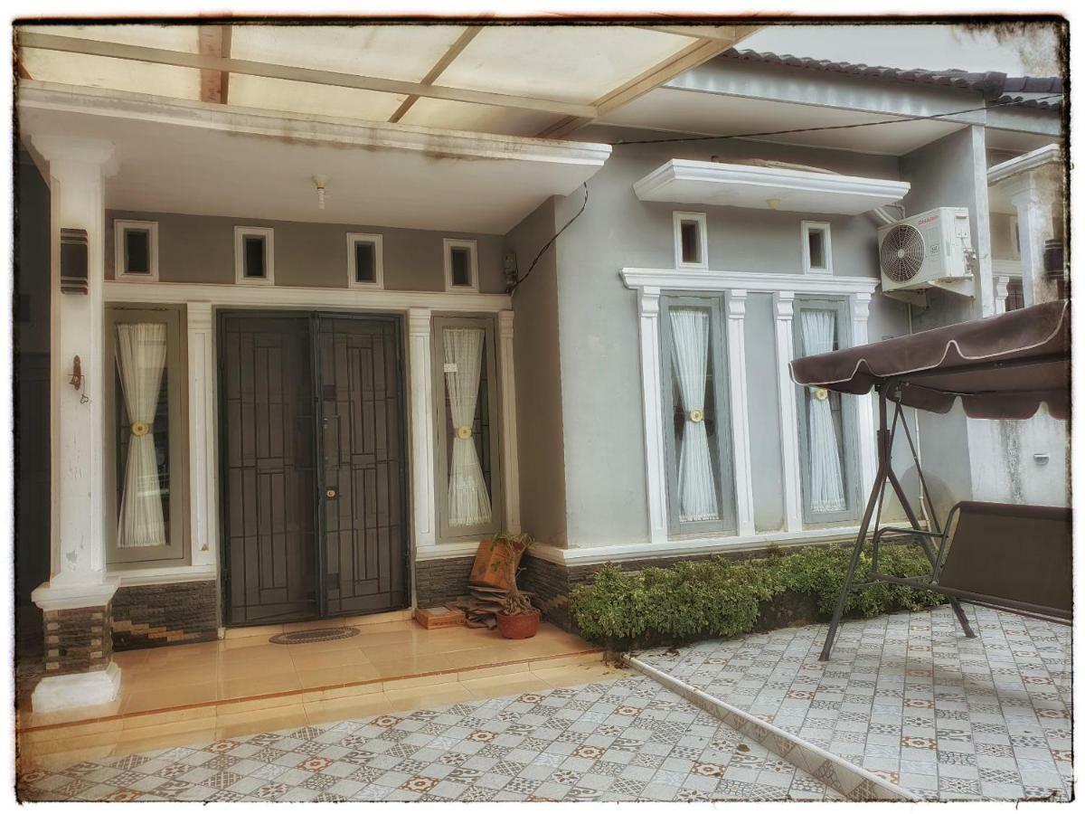Rumah Ayin Near Airport * Palembang